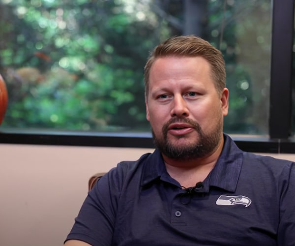 Derek, a satisfied patient, shares his experience with Dr. Ron Sherman